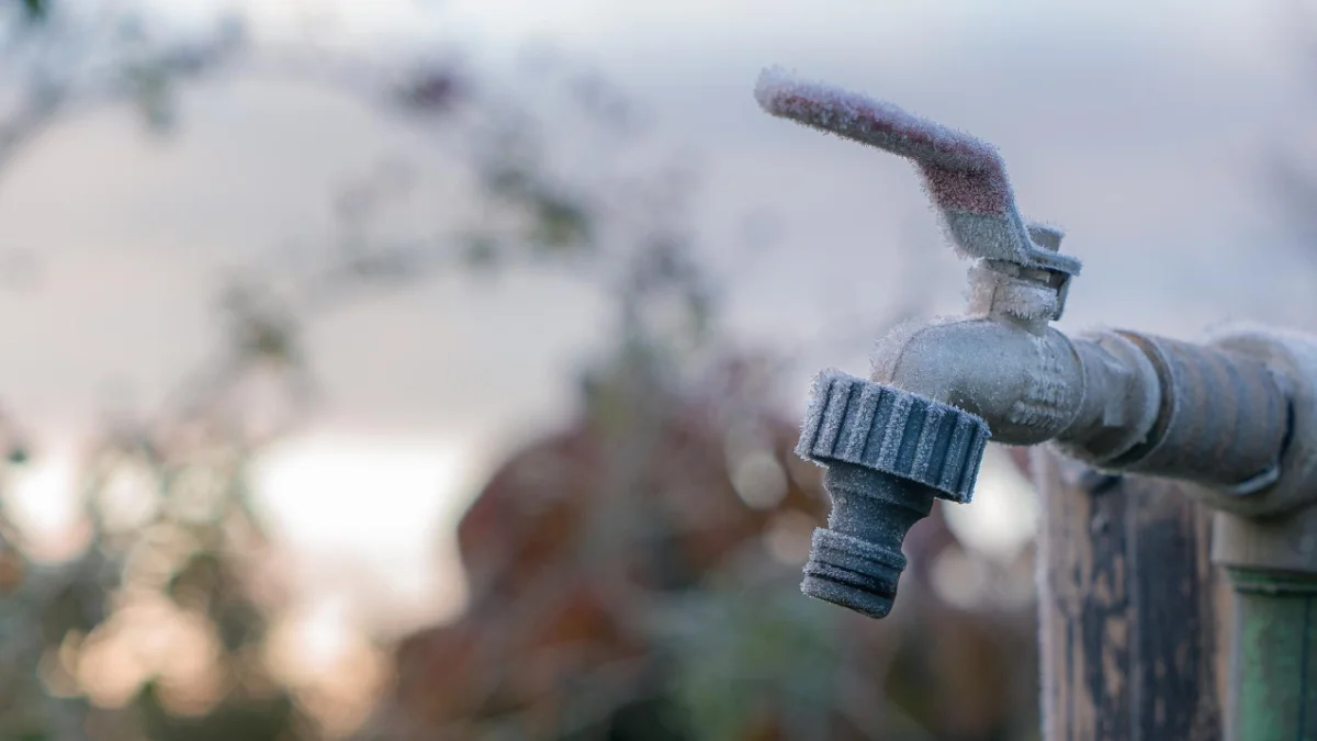 Outdoor tap during frost